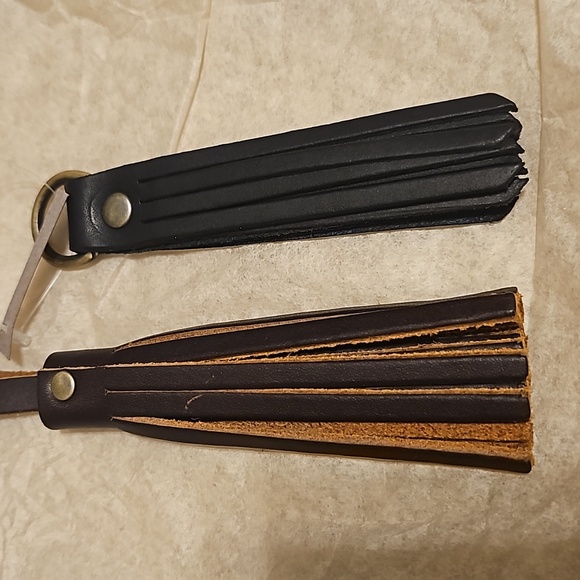 Portland Leather Bundle Tassels - Picture 2 of 3